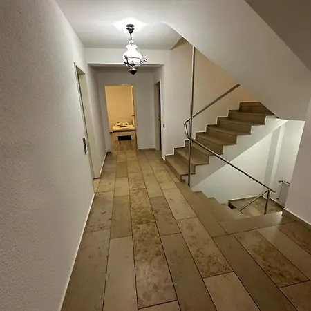 Grosse Mit Parkplatz 15 Min Von Aachen * Alsdorf